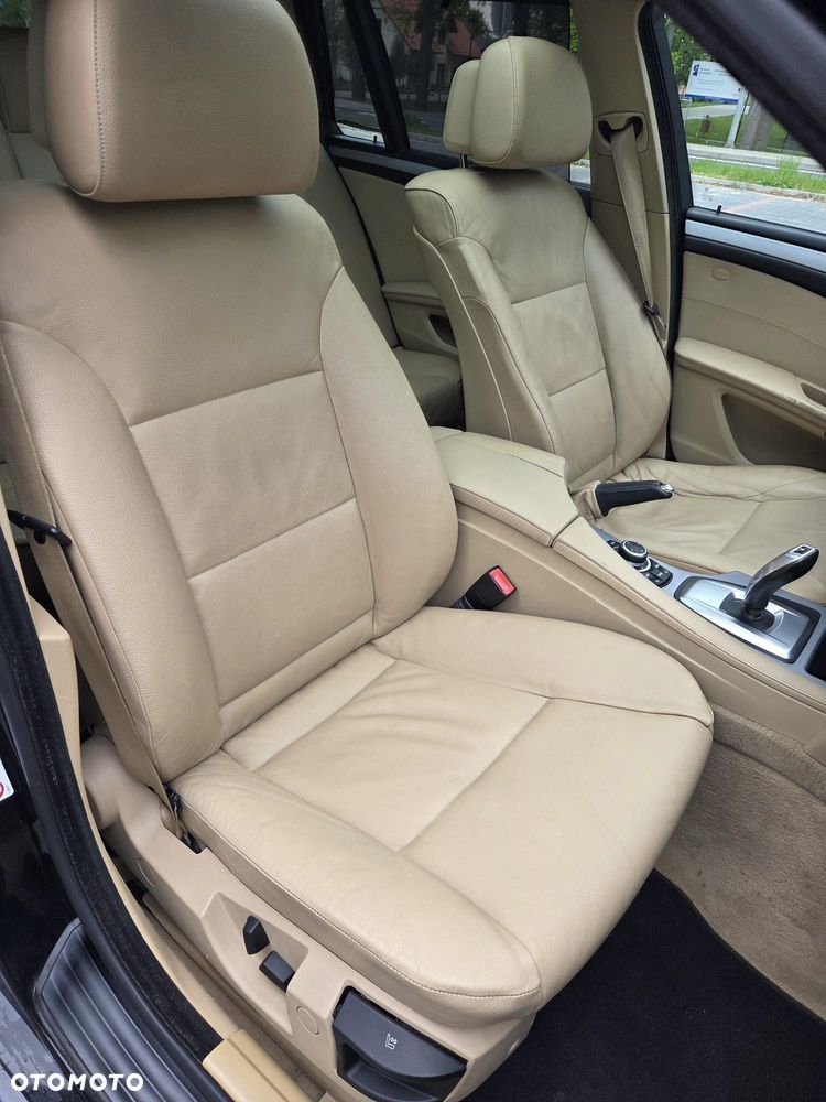 BMW Seria 5 520d - 29