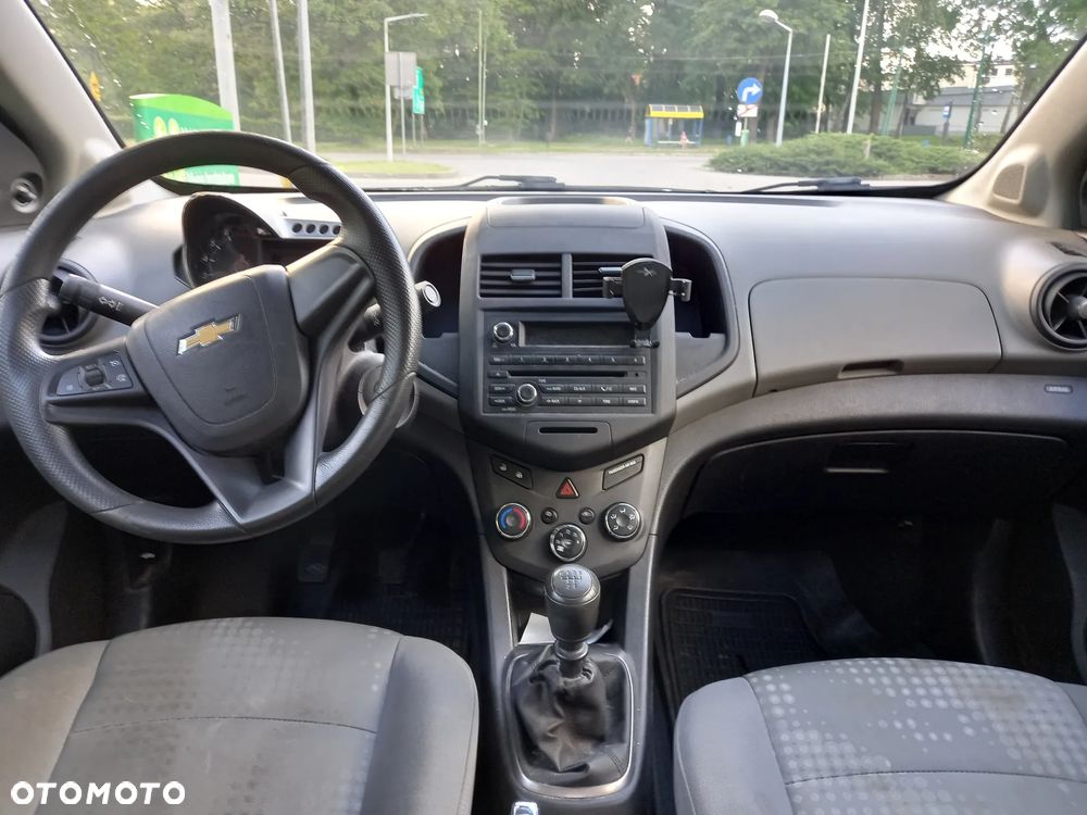 Chevrolet Aveo - 5