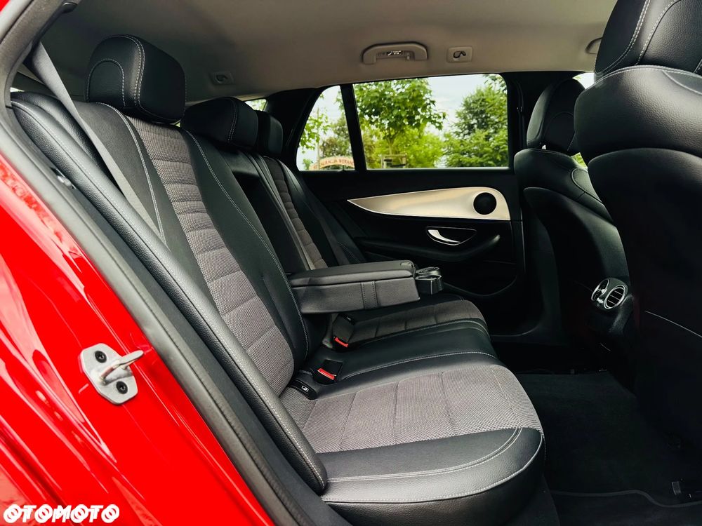 Mercedes-Benz Klasa E 220 d 9G-TRONIC Exclusive - 34