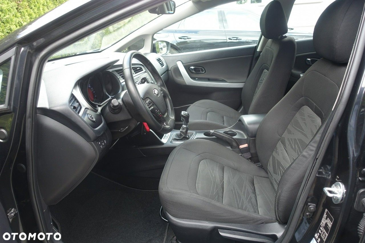 Kia Ceed - 8