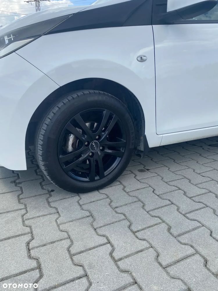 Toyota Aygo x-play touch - 14