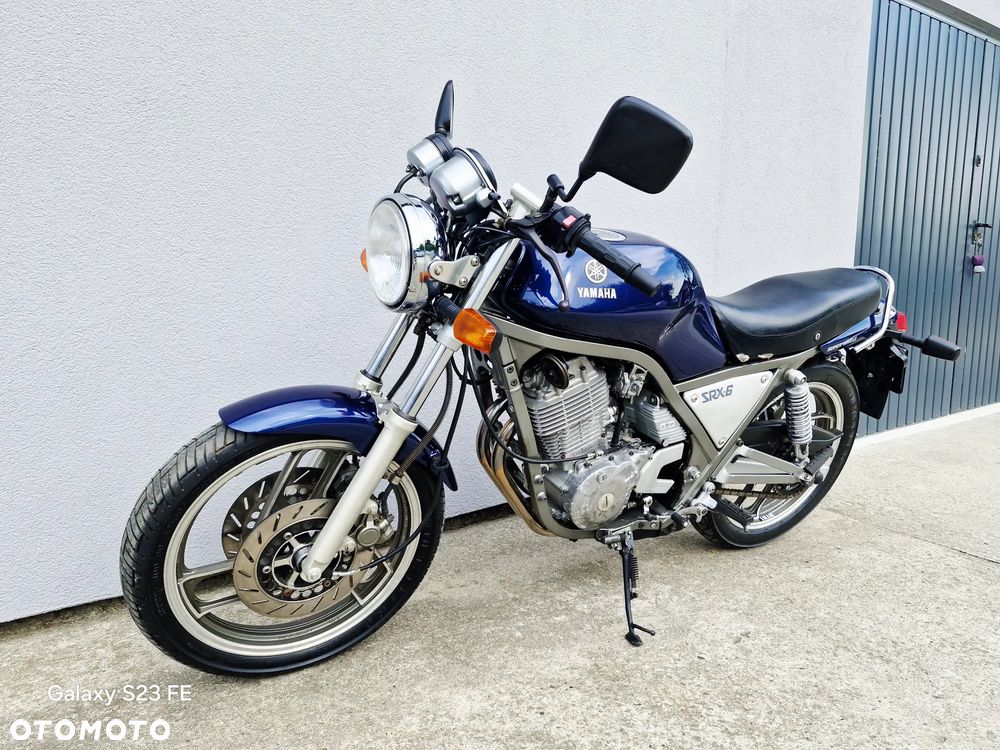 Yamaha SRX - 16