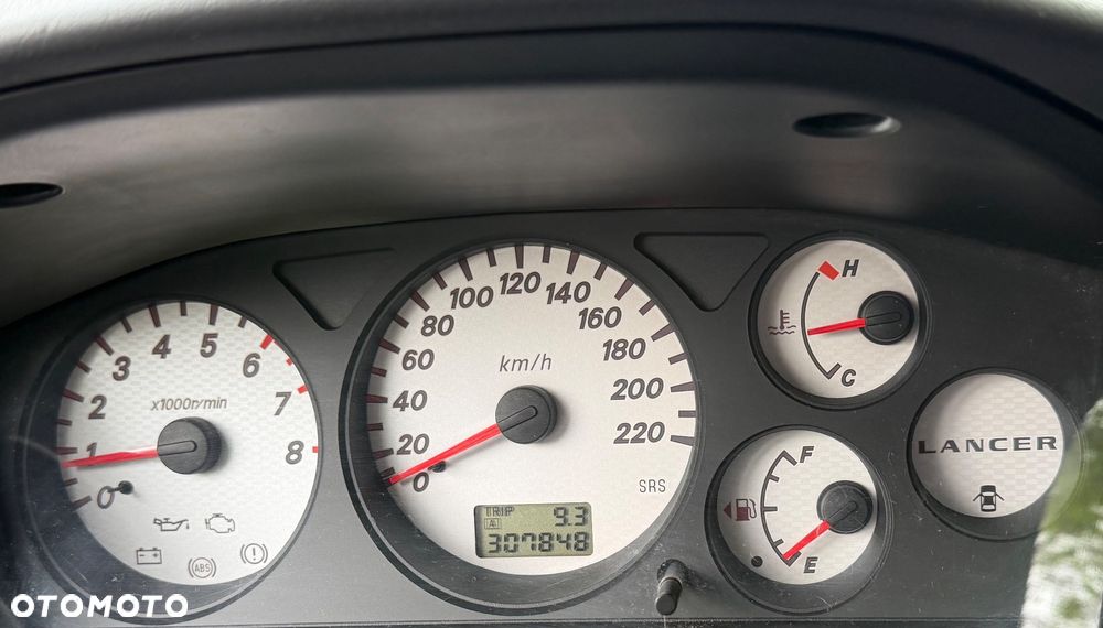 Mitsubishi Lancer - 12