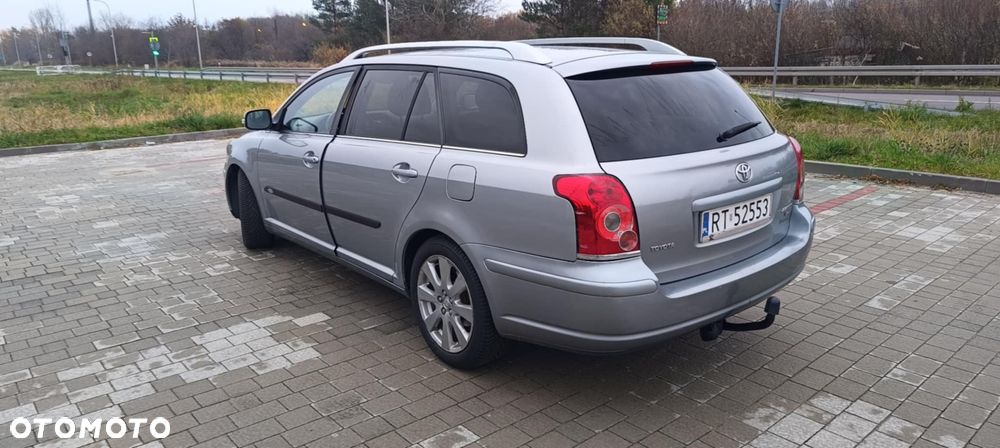 Toyota Avensis 2.0 D-4D Travel - 4