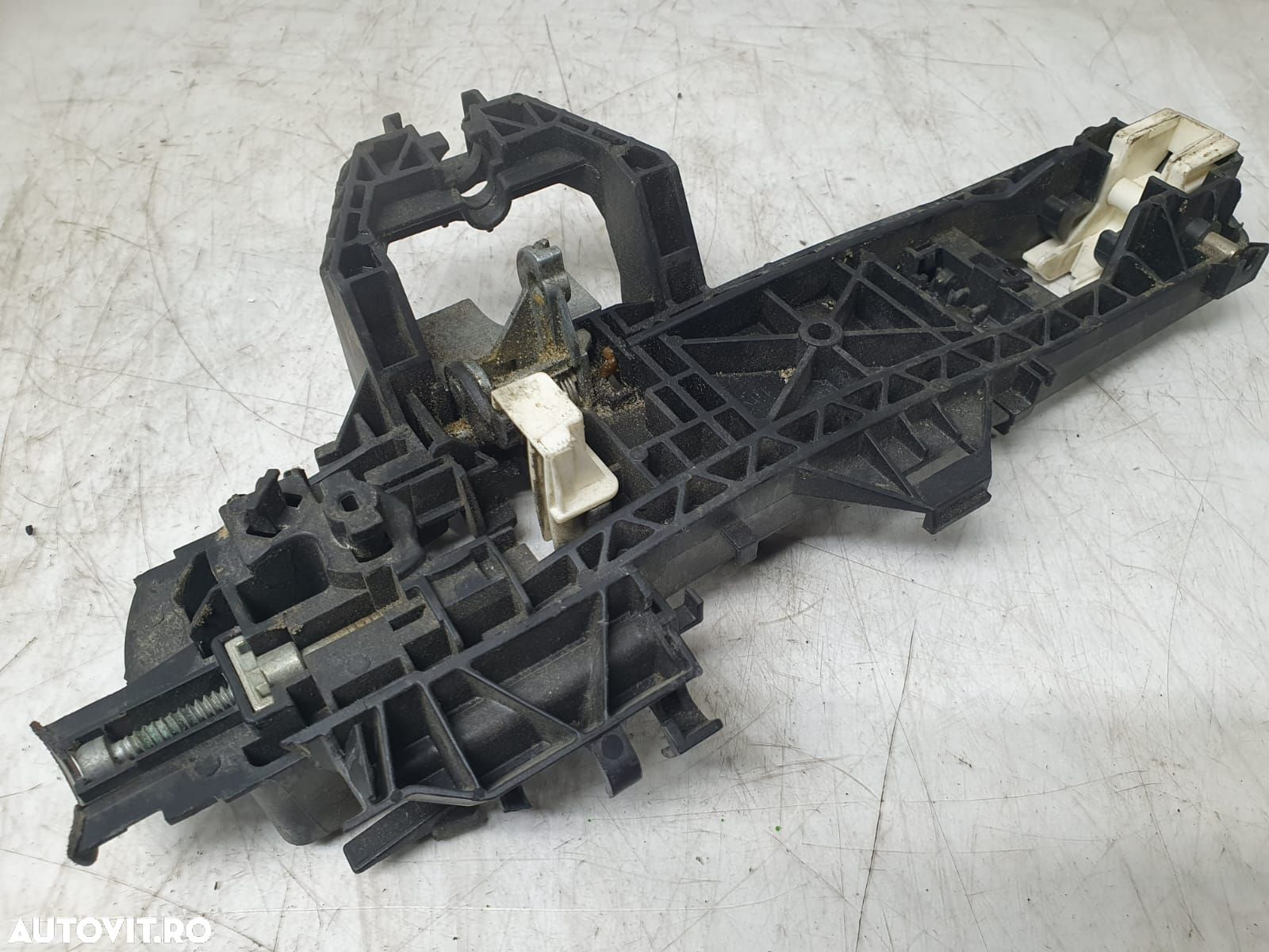 Suport maner exterior dreapta fata a2047600834 Mercedes-Benz C-Class - 1