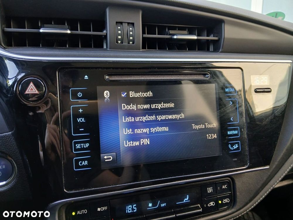 Toyota Auris Hybrid 135 Premium - 16