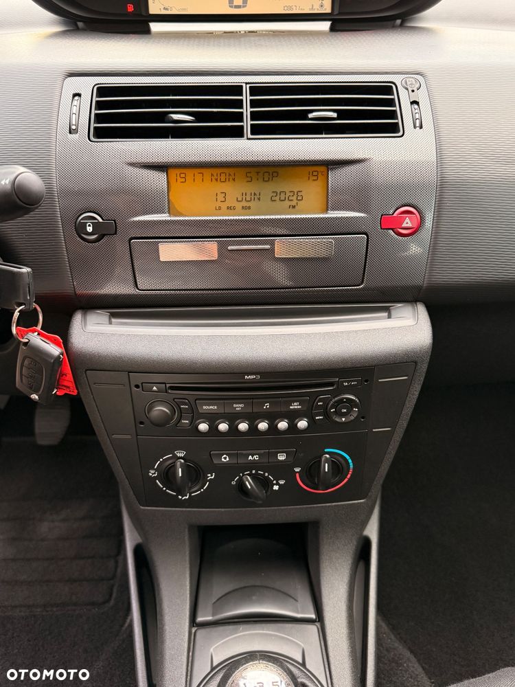 Citroën C4 1.4 16V Impress - 29