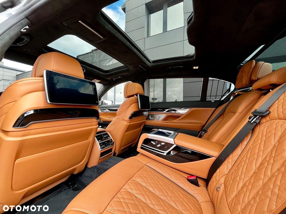 BMW Seria 7 M760Li xDrive - 21