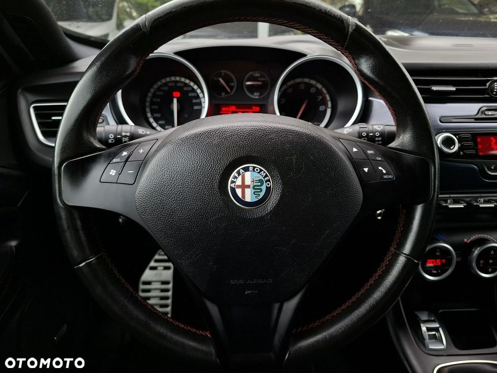 Alfa Romeo Giulietta 1750 TBi Quadrifoglio Verde - 17