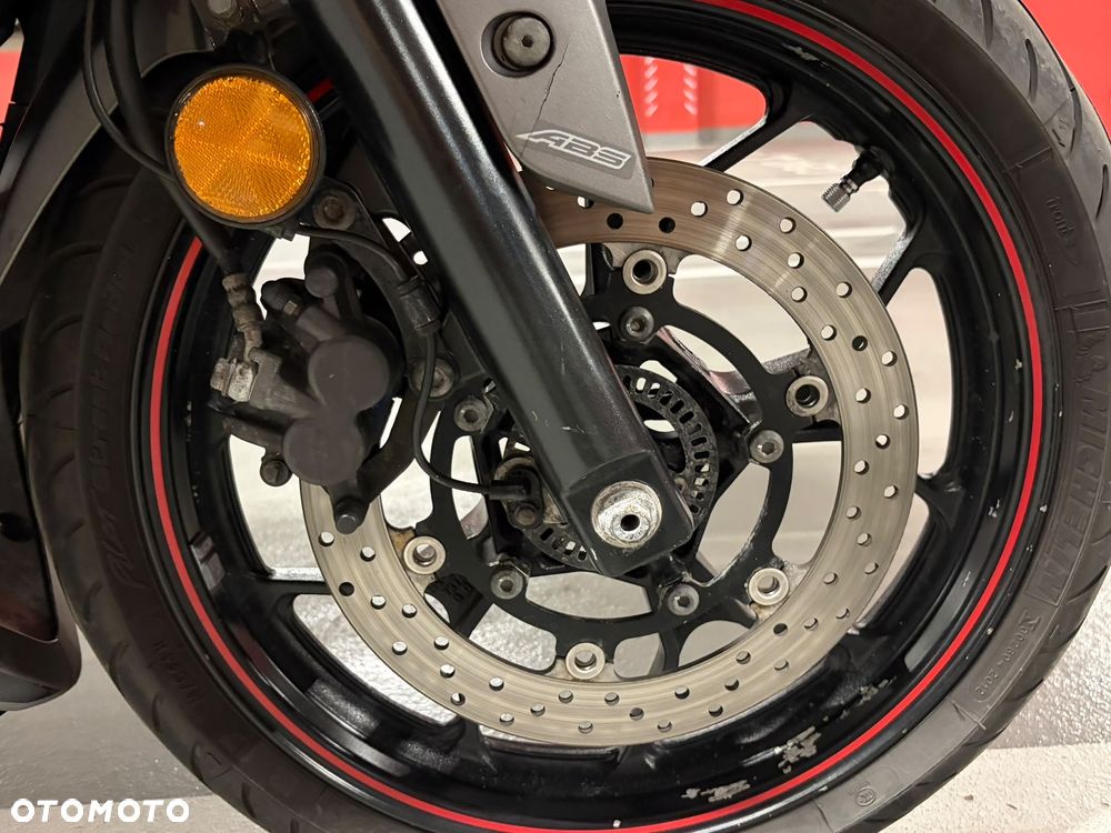 Yamaha R3 - 18