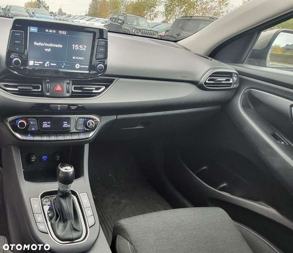 Hyundai i30 1.6 D Comfort DCT - 16