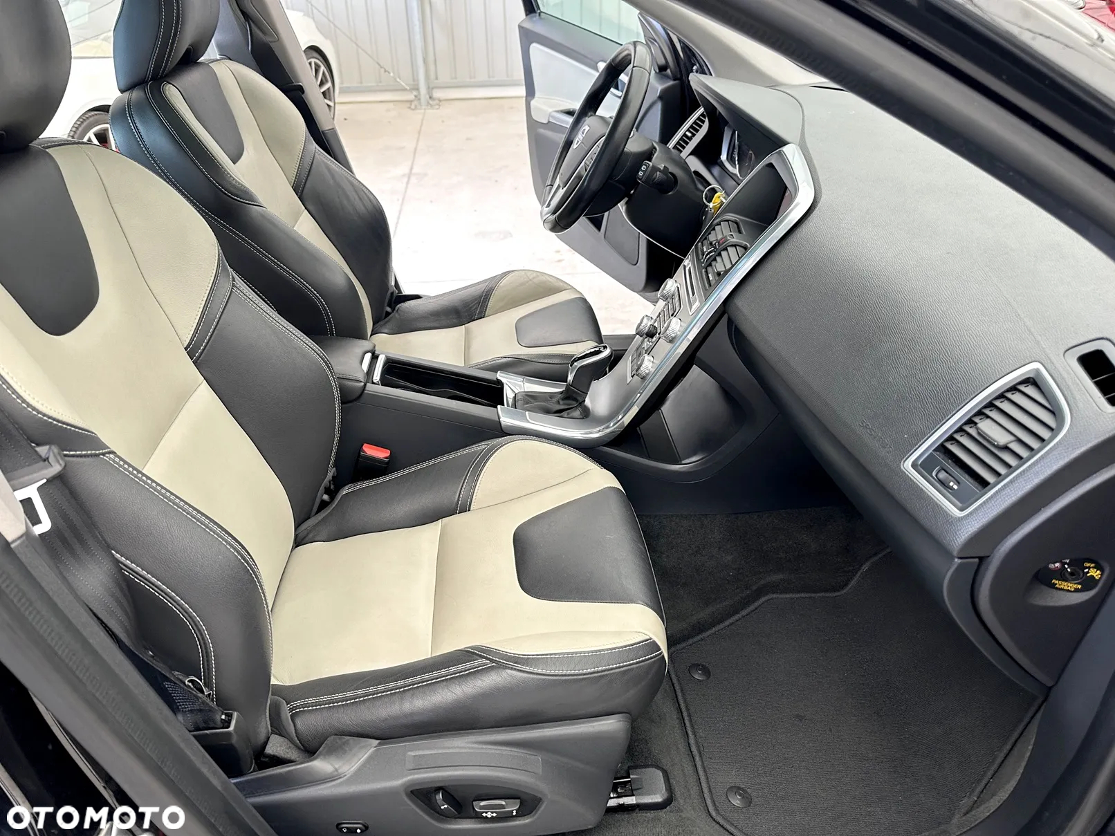 Volvo XC 60 D4 AWD Summum - 8