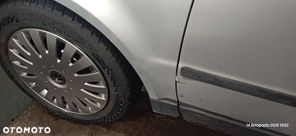 Volkswagen Passat 1.6 - 22