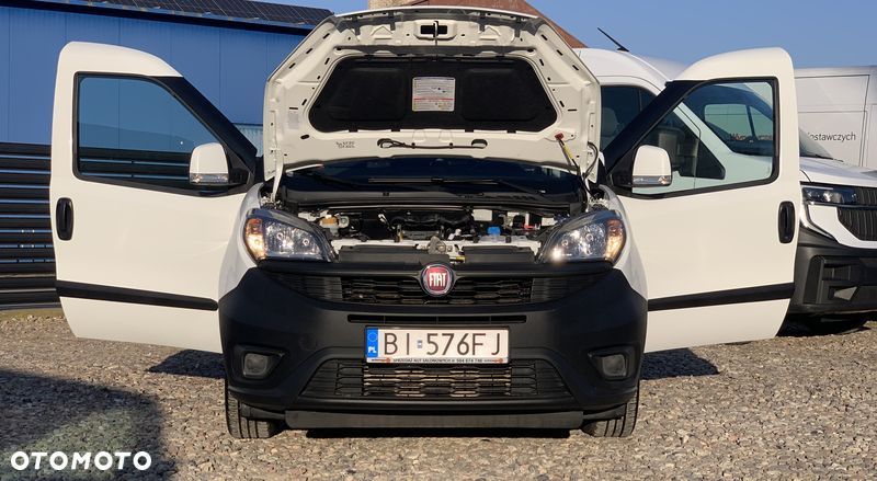 Fiat DOBLO VAN 3 osobowy VAT-1 Homologacja cięż. MOCNY SILNIK 1.6 MultiJet, 105KM Emisja spalin Euro6, Skrzynia biegów 6-cio stopniowa! ORYGINALNA ZABUDOWA PAKI, BOCZNE DRZWI PRZESUWNE, RADIO Z EKRANEM DOTYKOWYM , MULTIFUNKCYJNA KIEROWNICA - 13