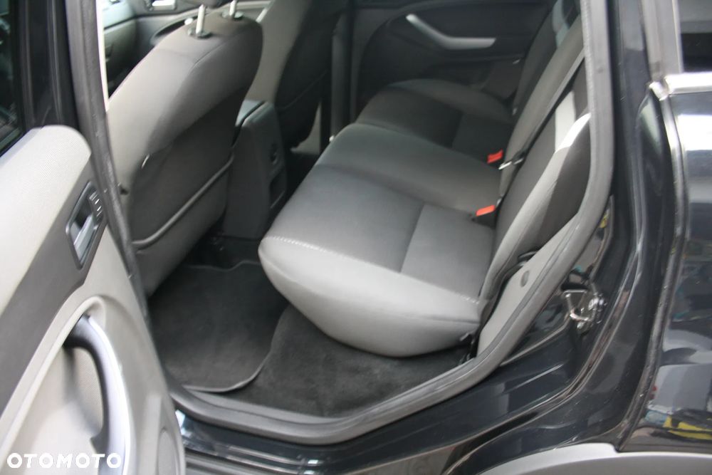 Ford Kuga 2.0 TDCi 2x4 Champions Edition - 14