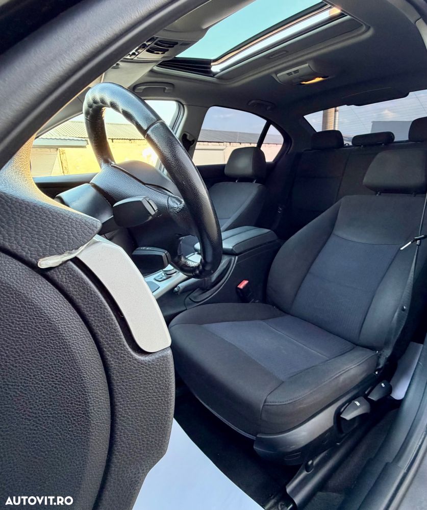 BMW Seria 3 320d DPF Aut. - 32