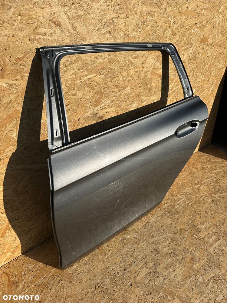 VW Passat B9 3J0 Skoda Superb IV drzwi tylne lewe kombi - 2