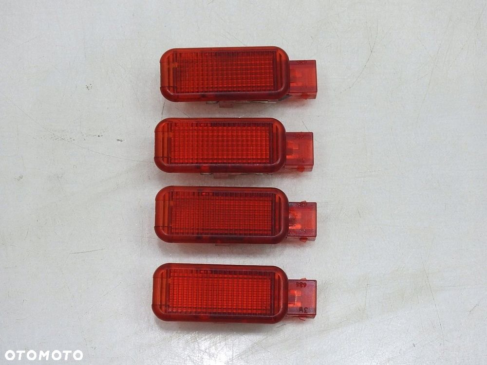 LAMPKA BOCZKA DRZWI AUDI A4 B7 - 2