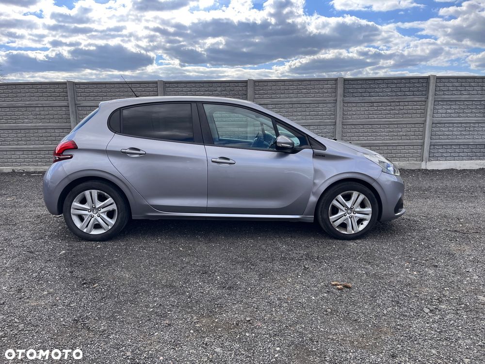 Peugeot 208 - 3