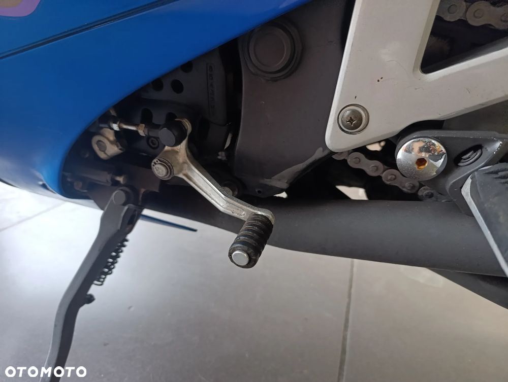 Suzuki GSX - 6