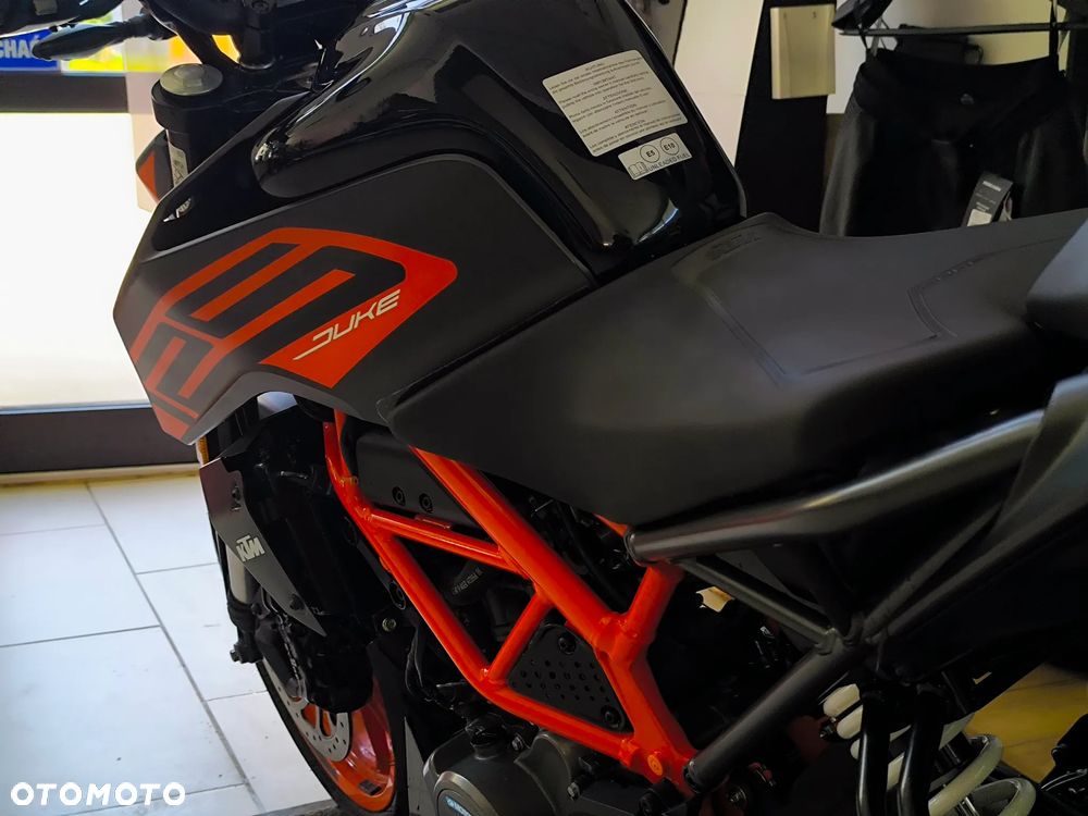 KTM Duke 125 - 21