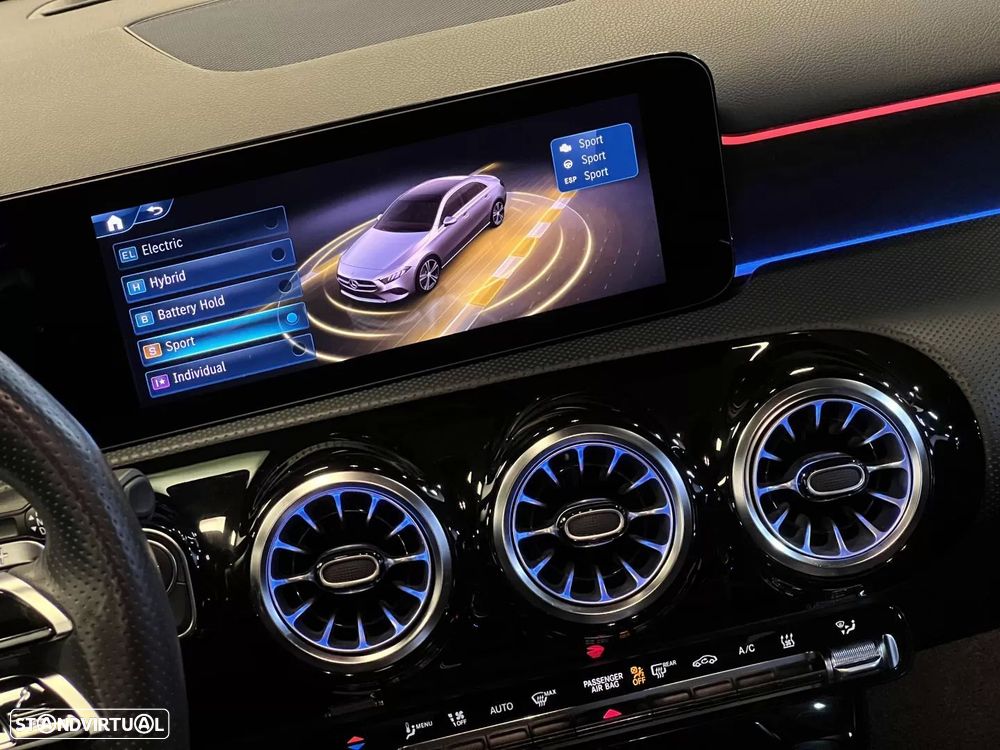 Mercedes-Benz A 250 Limousine e AMG Line - 17