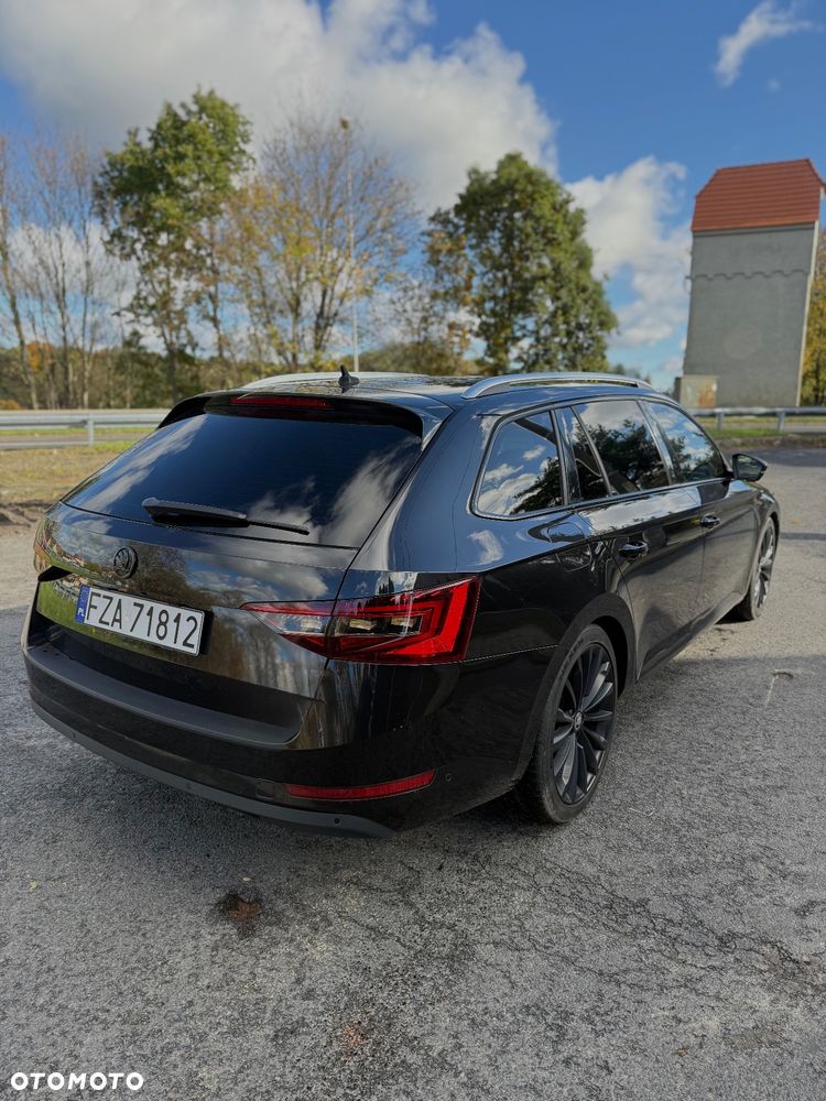 Skoda Superb 2.0 TDI DSG SportLine - 10