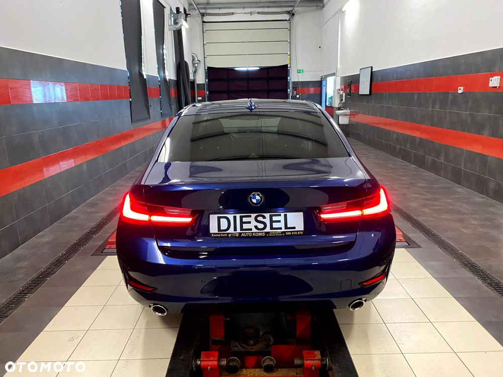 BMW Seria 3 320d Sport - 16