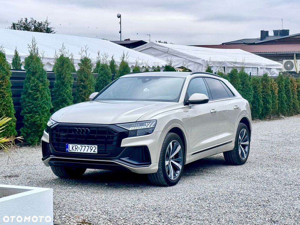 Audi Q8 - 9