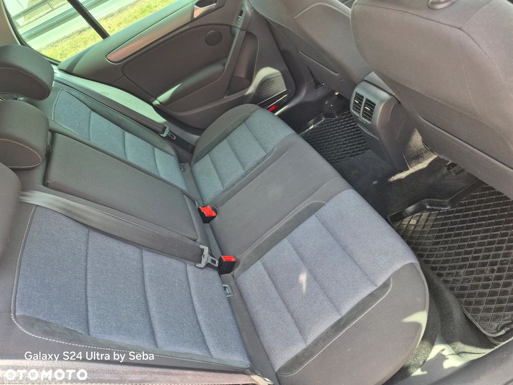 Volkswagen Golf 1.6 TDI Highline - 19