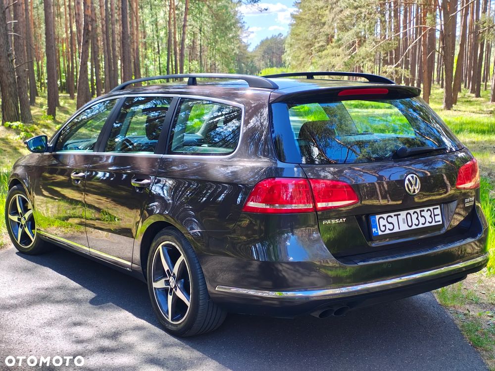Volkswagen Passat - 4