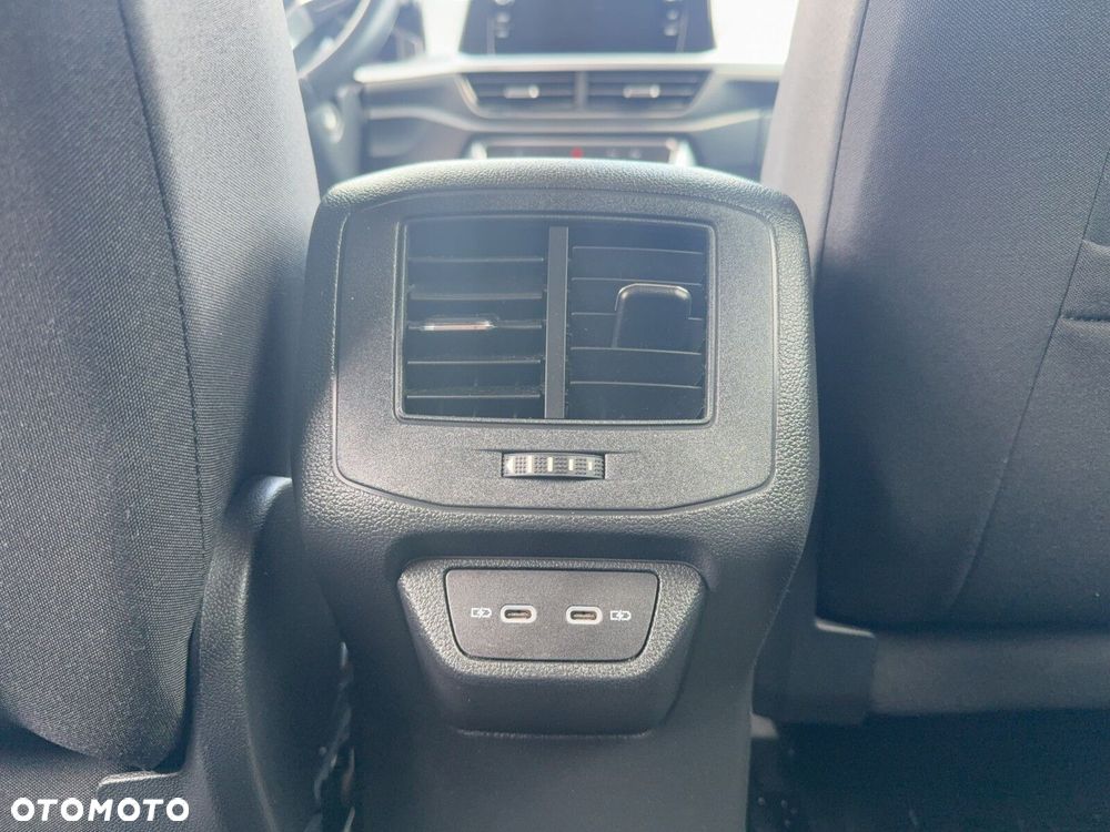 Volkswagen T-Roc - 29