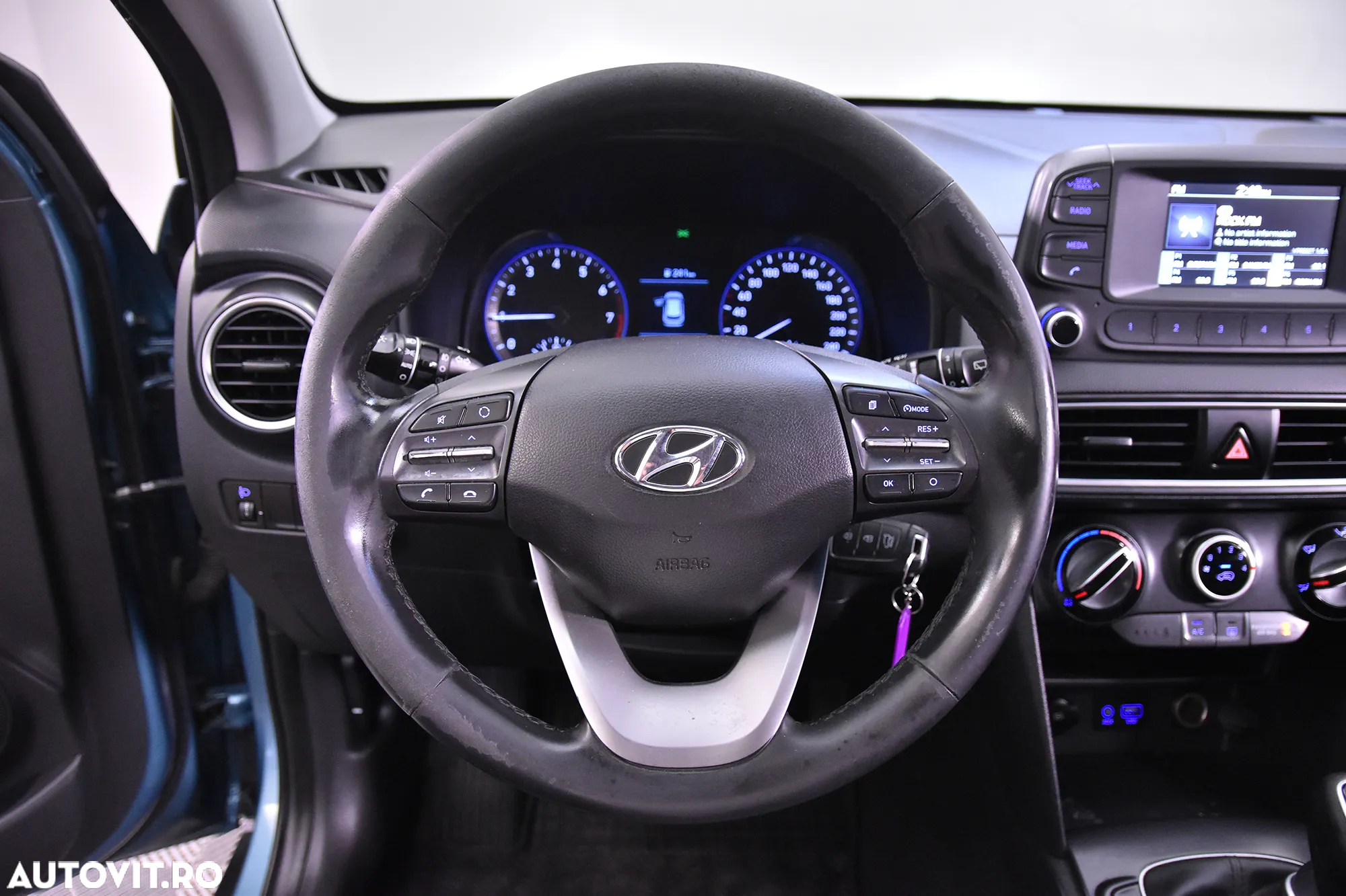 Hyundai KONA - 15