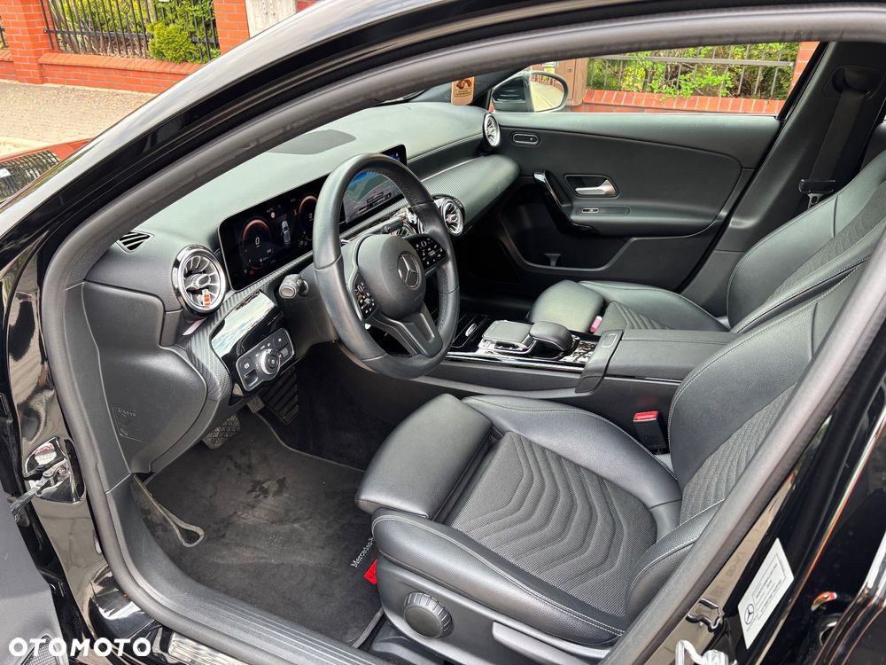 Mercedes-Benz Klasa A 180 Edition 1 7G-DCT - 11