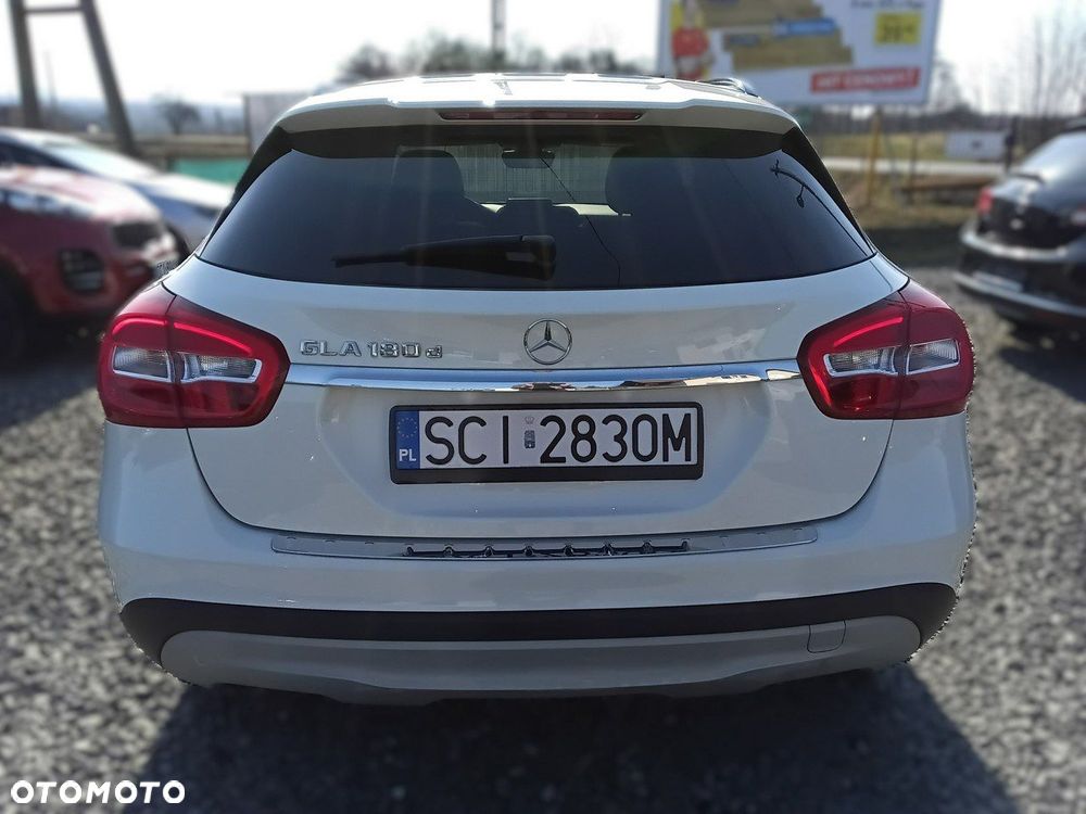 Mercedes-Benz GLA - 6