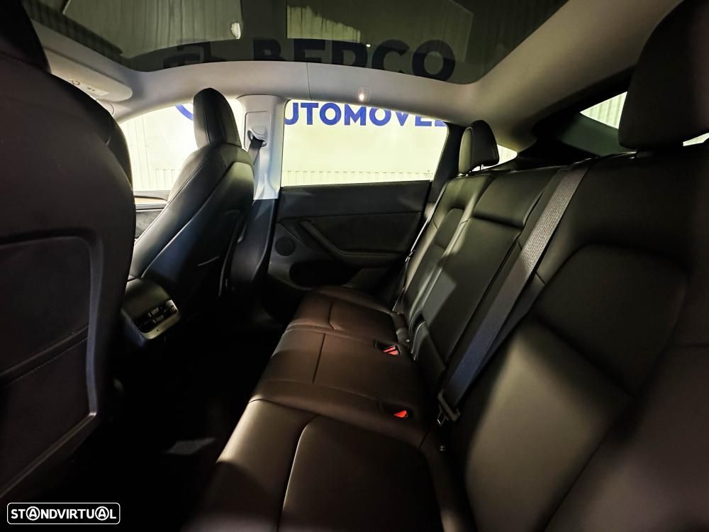 Tesla Model Y Long Range Dual Motor AWD - 10