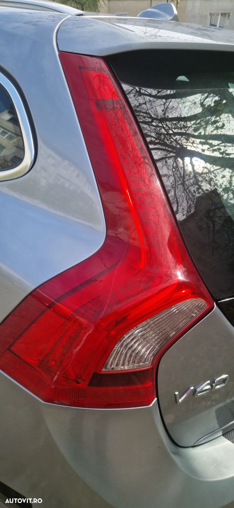 Volvo V60 D6 Plug-In-Hybrid AWD Geartronic Summum - 6