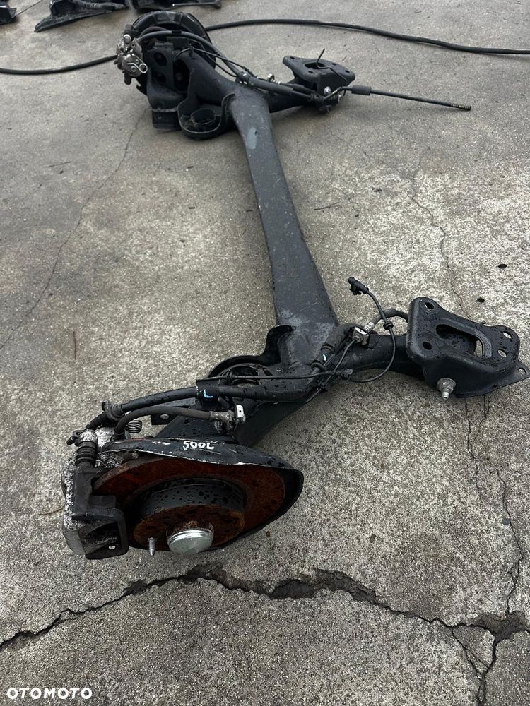 Tylna OŚ Belka Fiat 500L Tarcze Kompletna stan bdb - 4