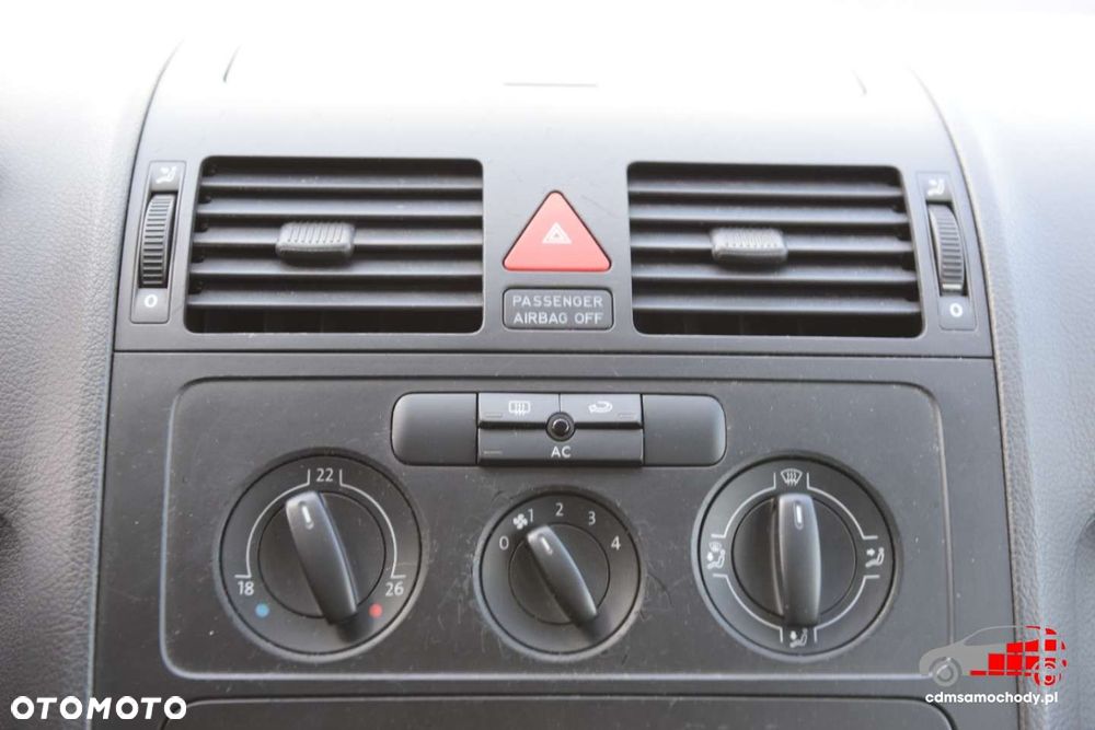 Volkswagen Touran - 28