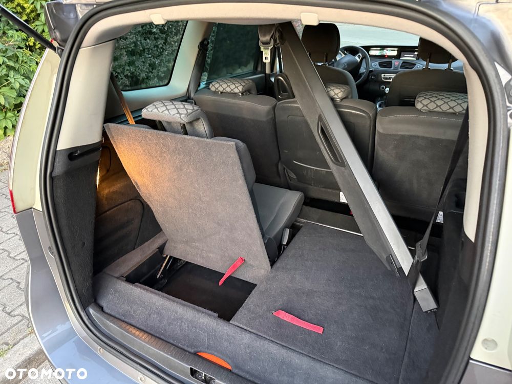 Renault Grand Scenic - 17