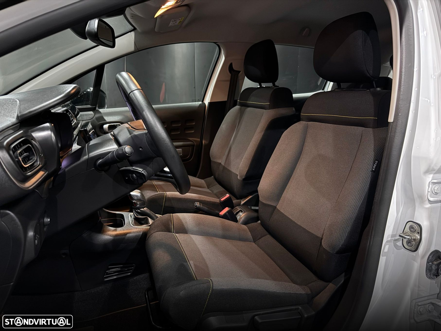 Citroën C3 1.2 PureTech Shine EAT6 - 14