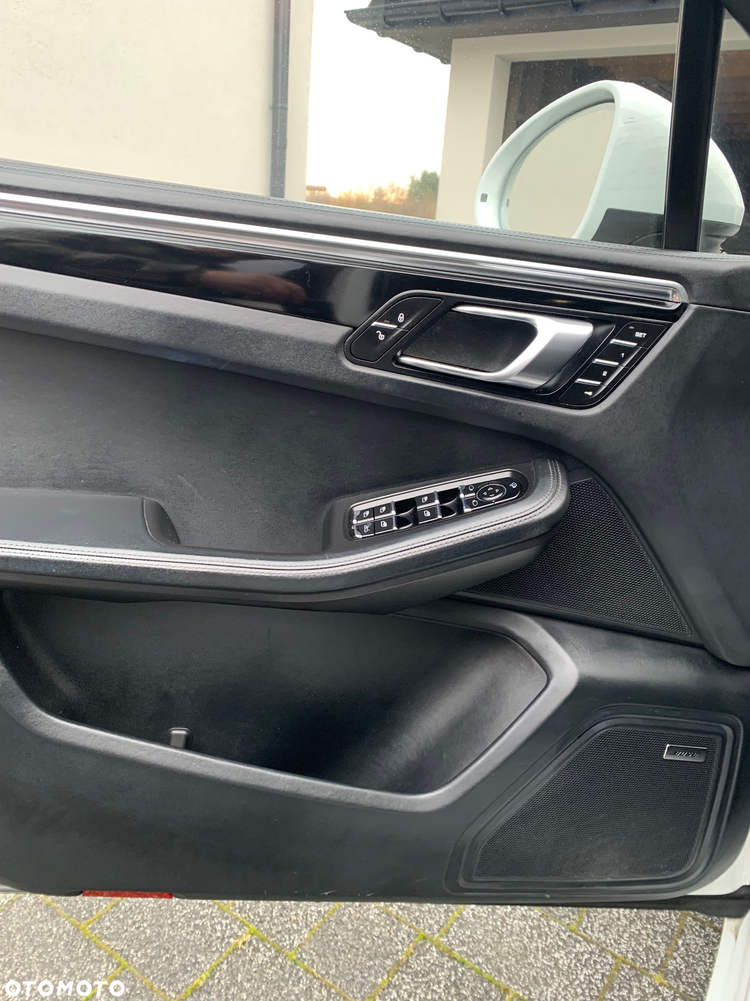 Porsche Macan Turbo - 11