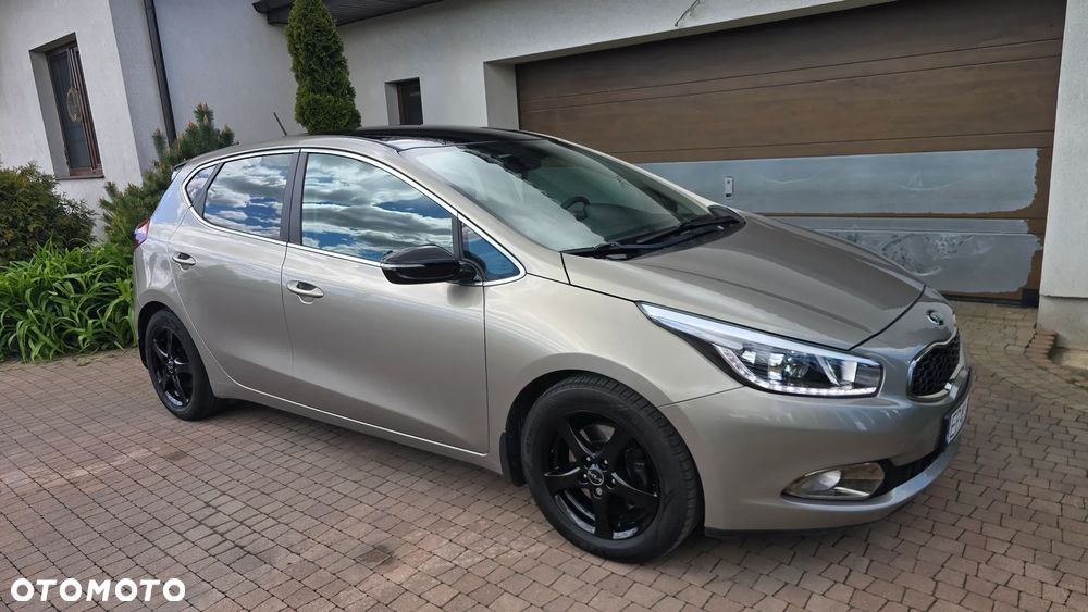Kia Ceed - 12