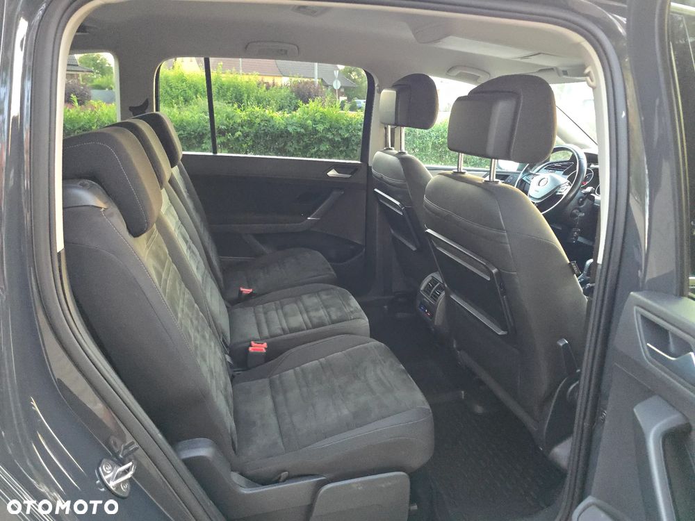 Volkswagen Touran - 10