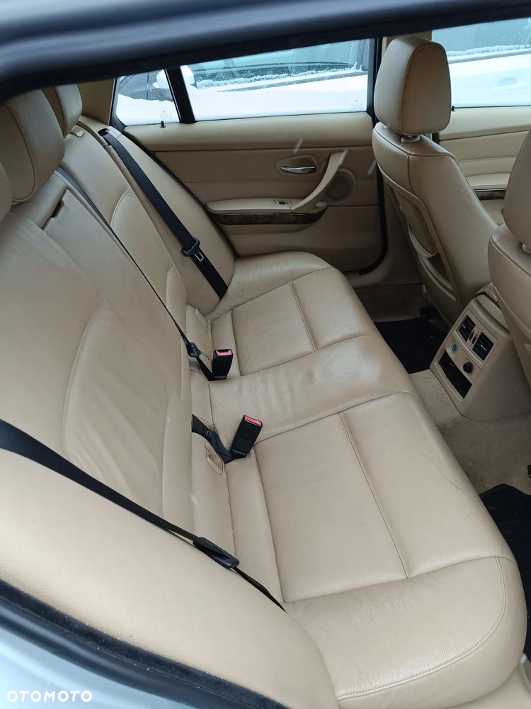 BMW Seria 3 320d DPF - 12