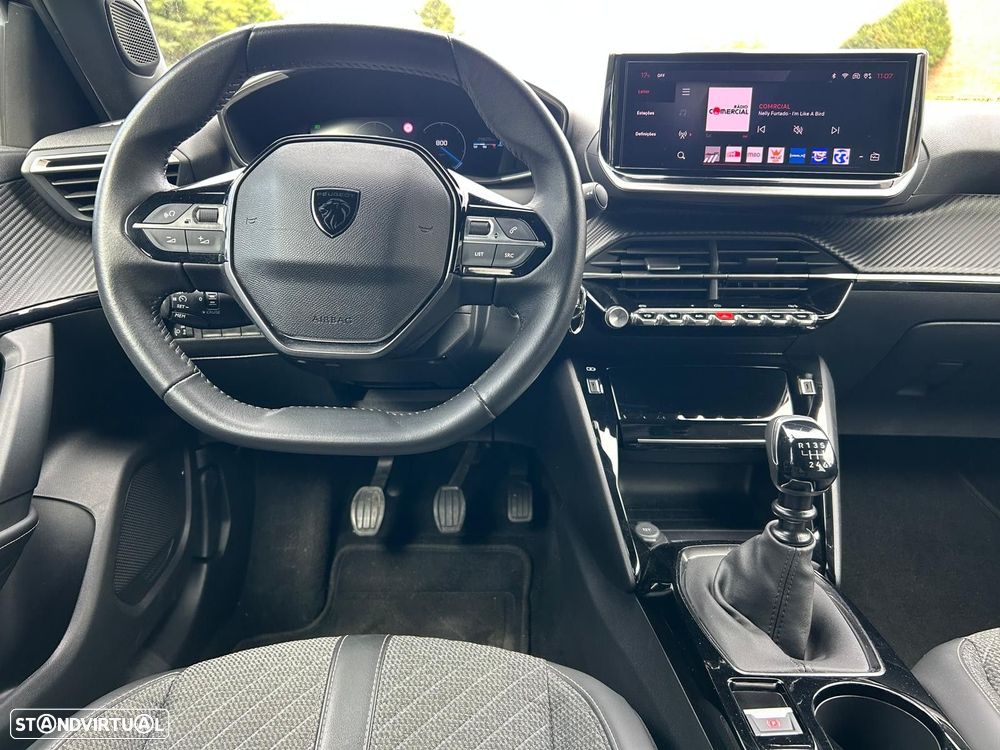 Peugeot 2008 1.2 PureTech Allure Pack - 20