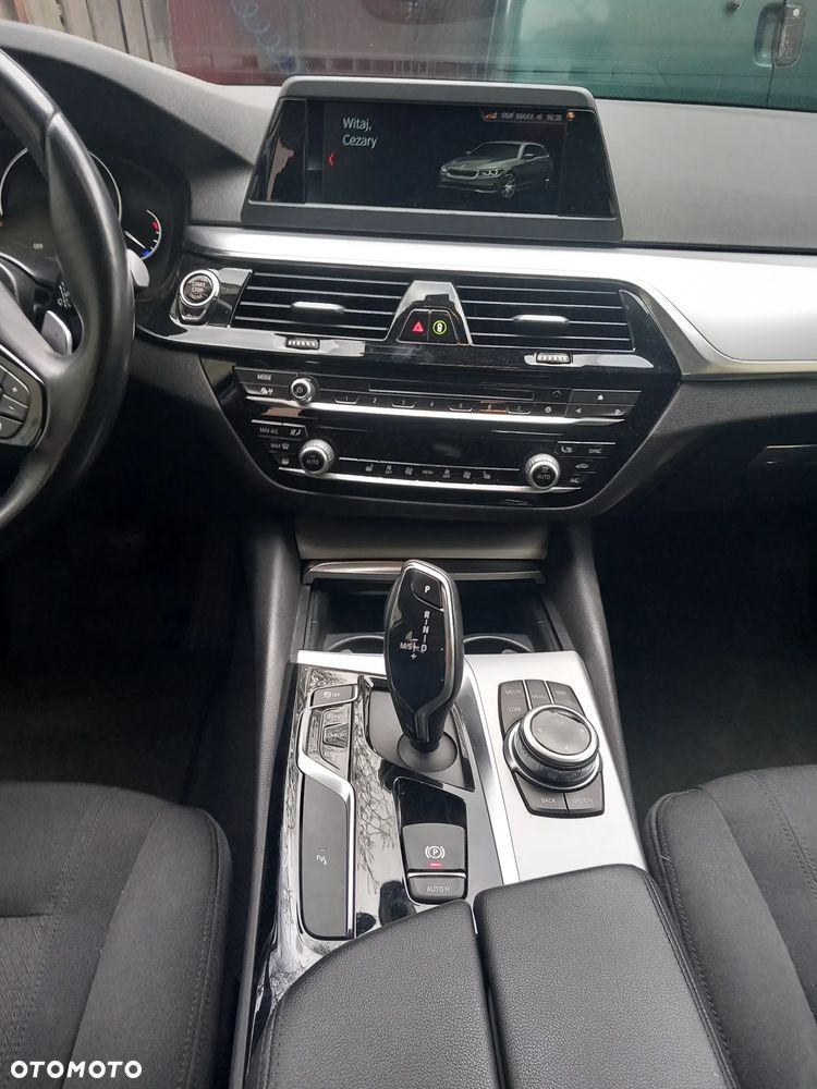 BMW Seria 5 520d Sport Line - 18