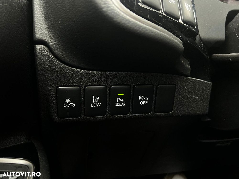 Mitsubishi Outlander - 16