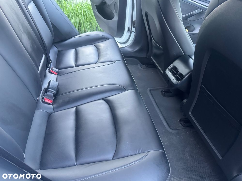 Tesla Model 3 Long Range AWD Premium - 23