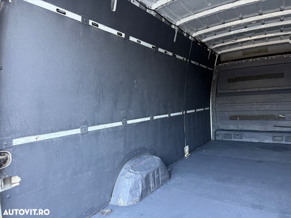 Mercedes-Benz Sprinter - 23